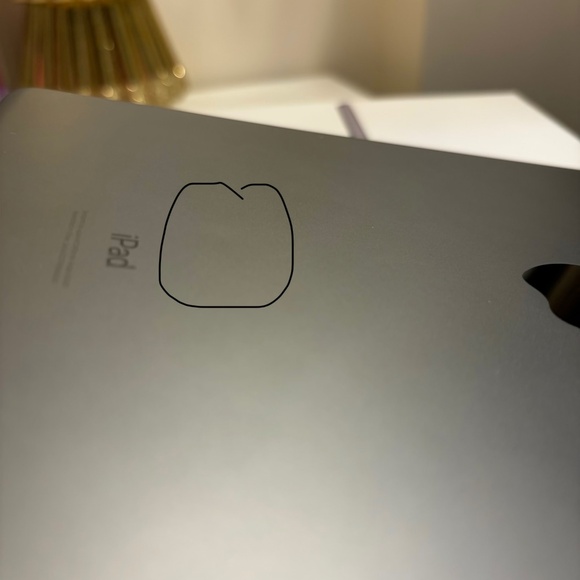 iPad 8th Generation 32GB WiFi + Cellular - Picture 4 of 4
